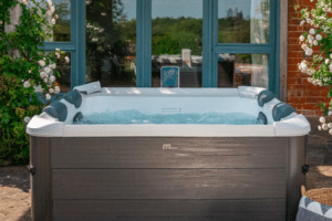 Lire la suite à propos de l’article Comment entretenir un spa ? (Gonflable ou Rigide : le guide complet)