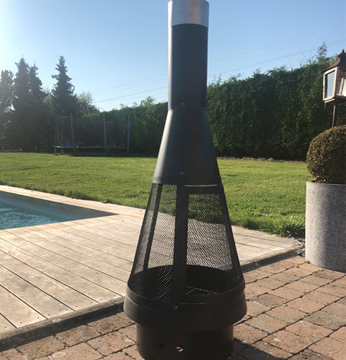 Brasero noir sur terrasse