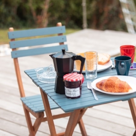 table de jardin bleue