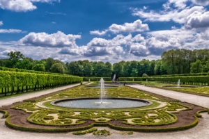 Lire la suite à propos de l’article Tout savoir sur le jardin à la française