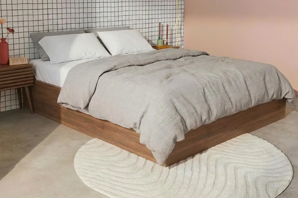 Lire la suite à propos de l’article Comment choisir un tapis adapté à la chambre à coucher ?